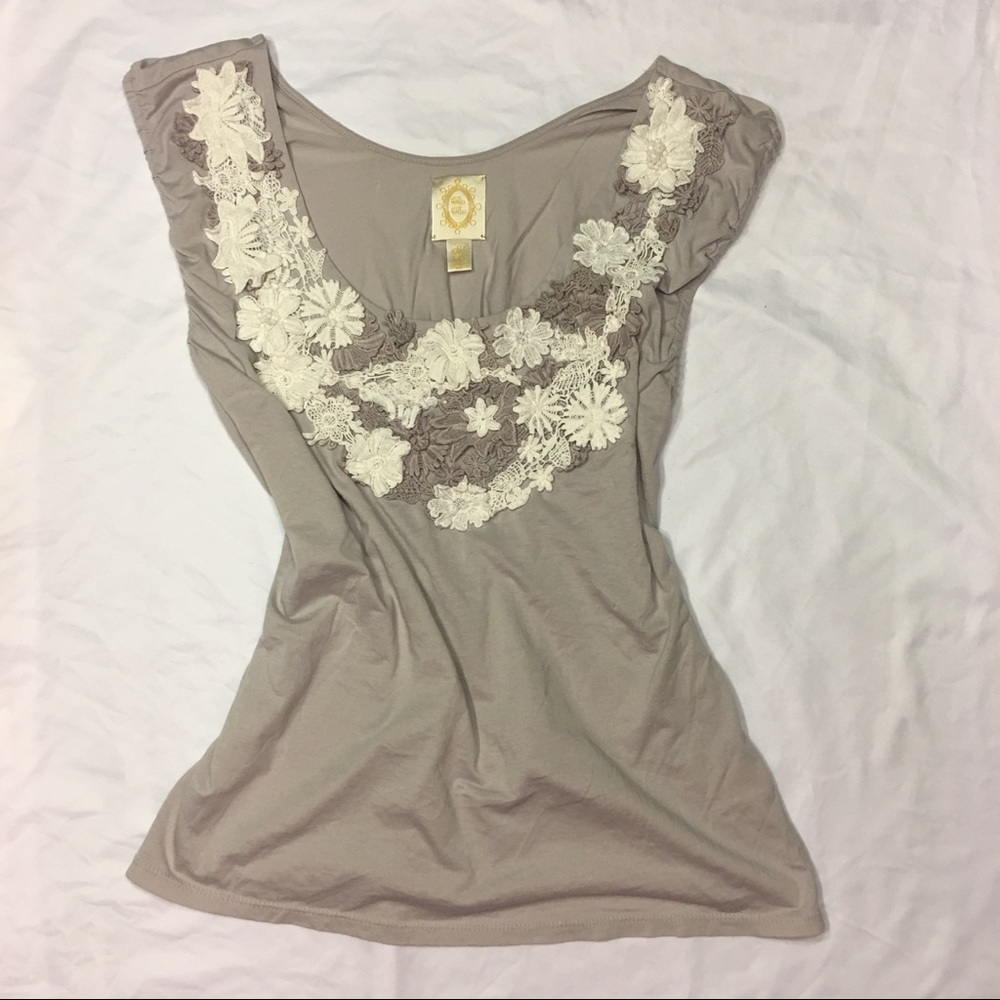 Rio Rio Embellished Embroidered Flowers Tank